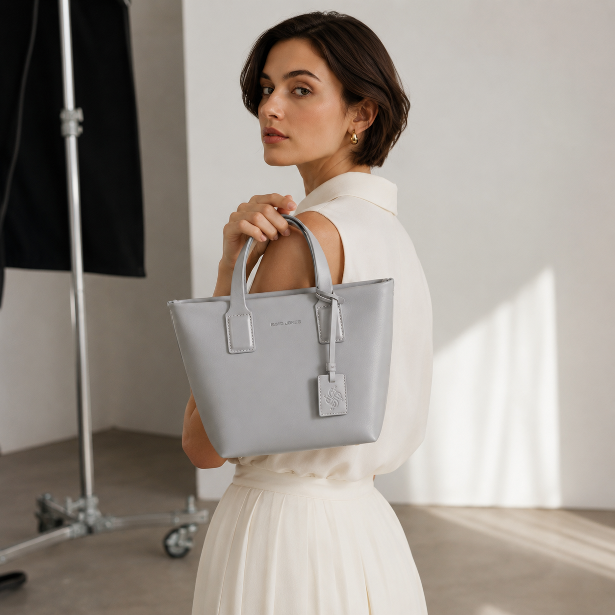 Ophelia Hand Bag - Image 2